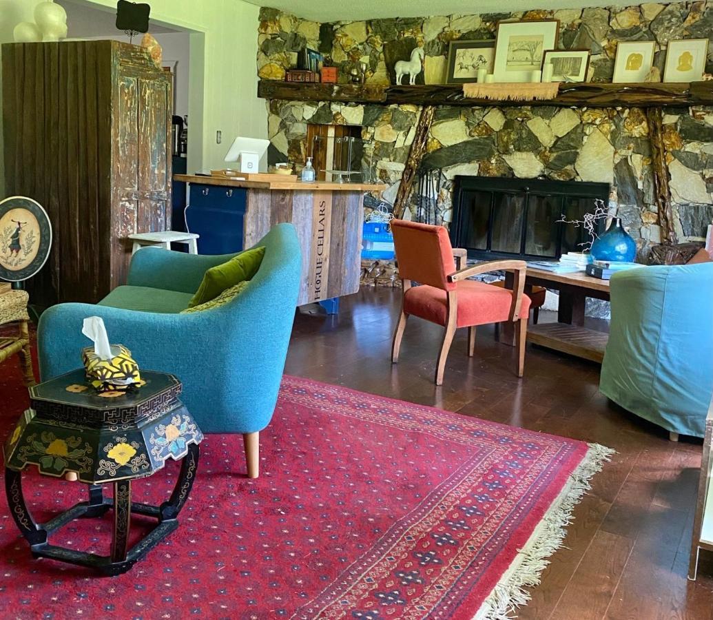 The Messy Owl Inn & Eco Haven Likely ภายนอก รูปภาพ