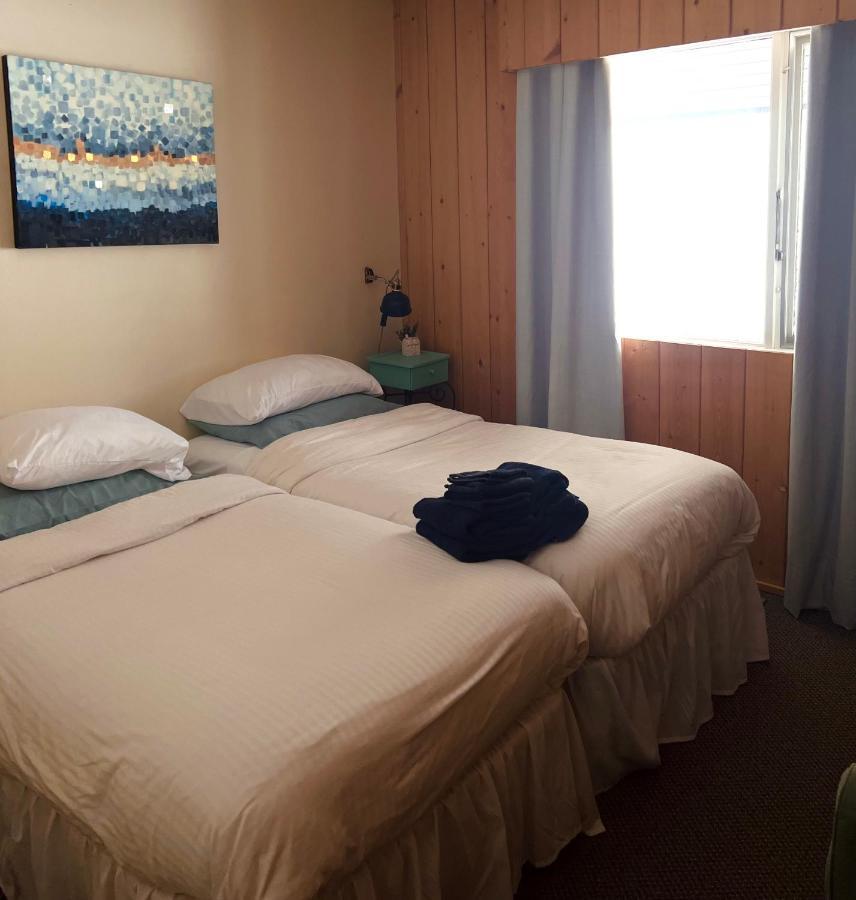The Messy Owl Inn & Eco Haven Likely ภายนอก รูปภาพ
